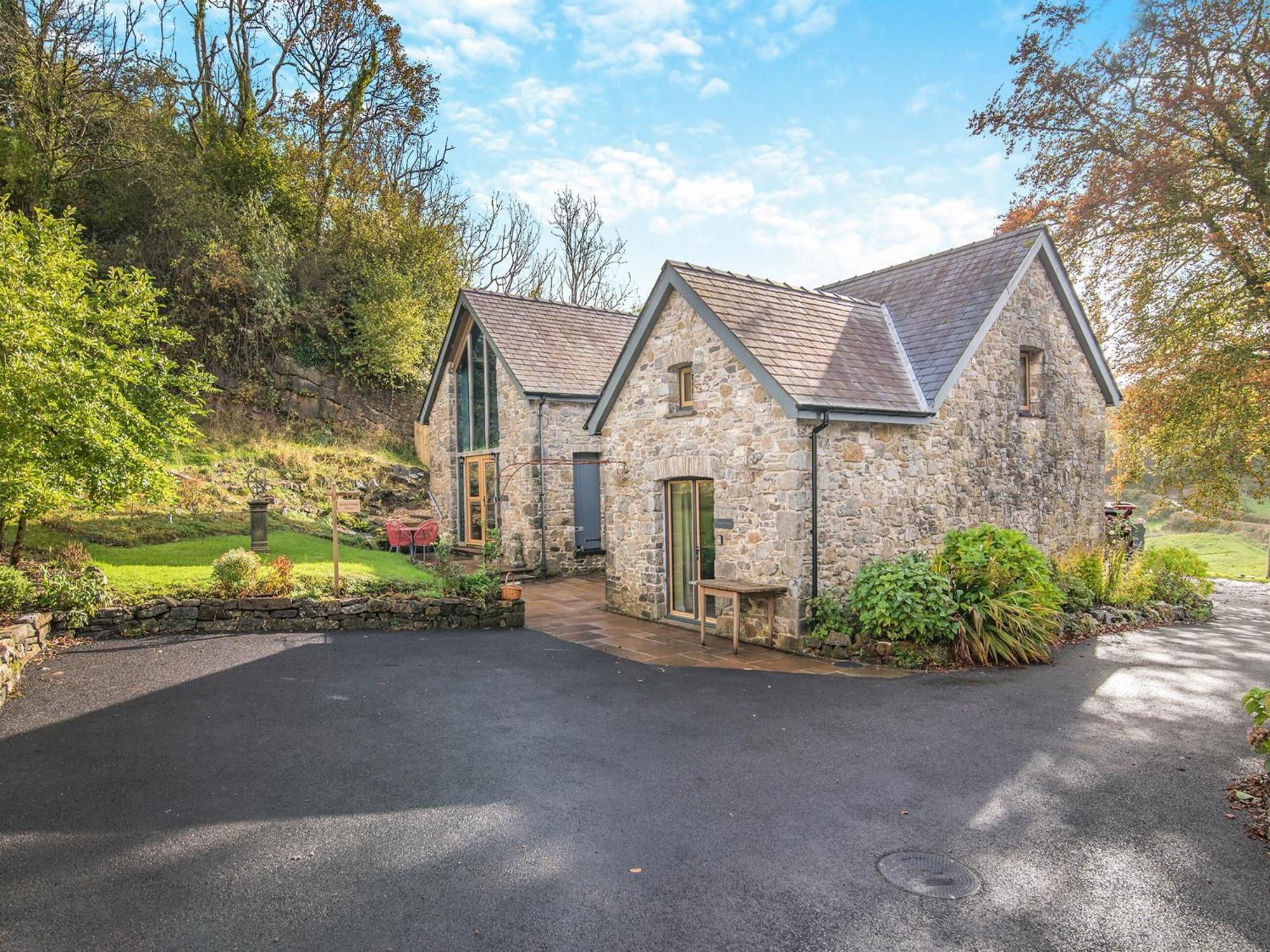 Y Gwairdy Holiday home